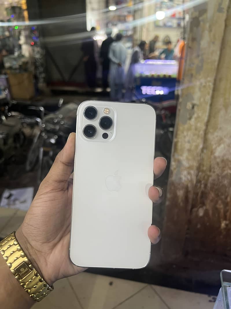 Apple iPhone 12 Pro Max 3