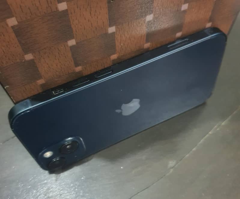 Apple iPhone 13 3