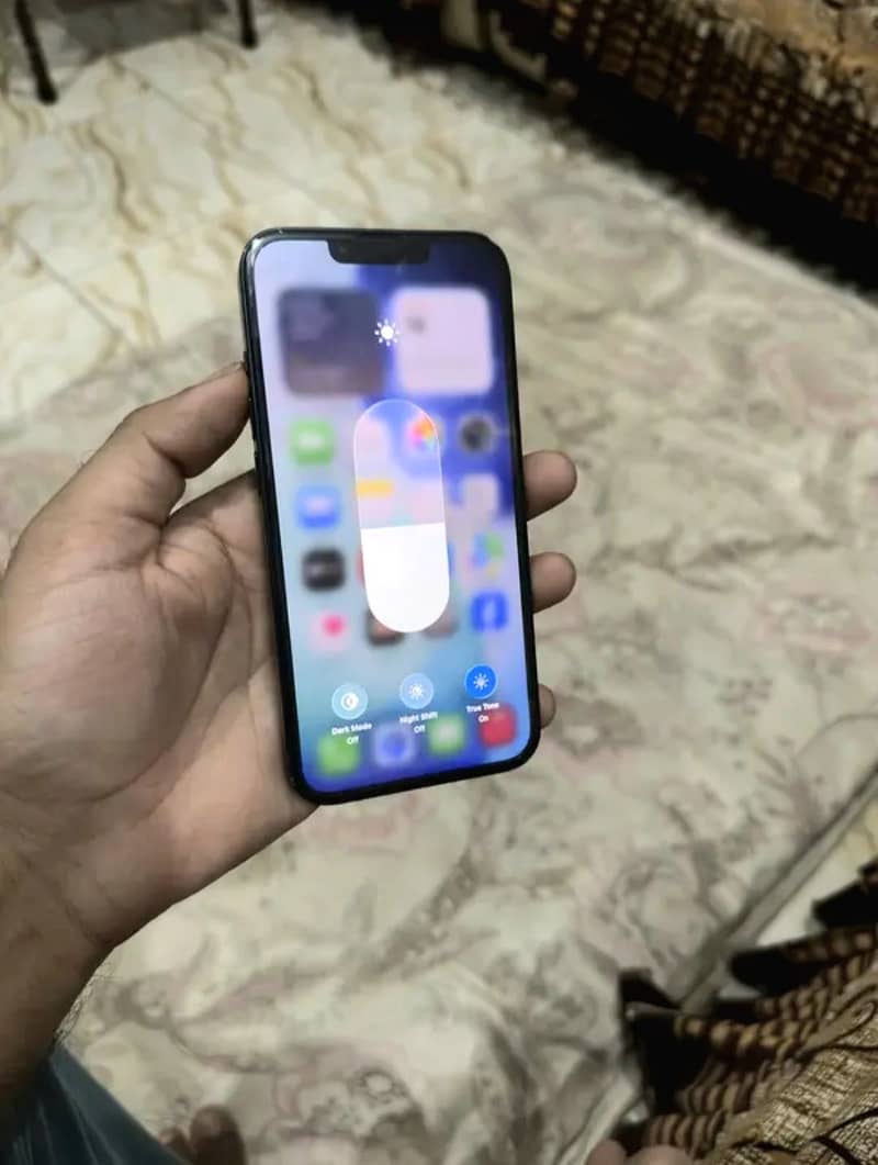 Apple iPhone 13 2