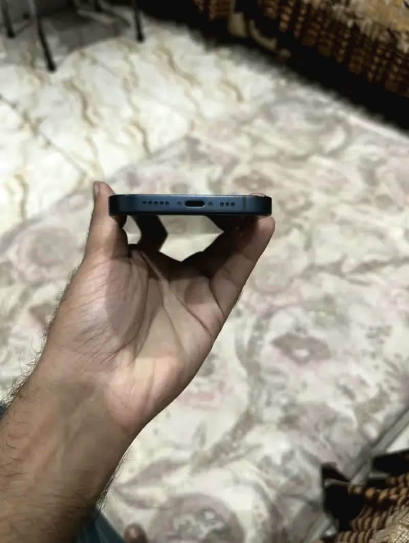 Apple iPhone 13 6