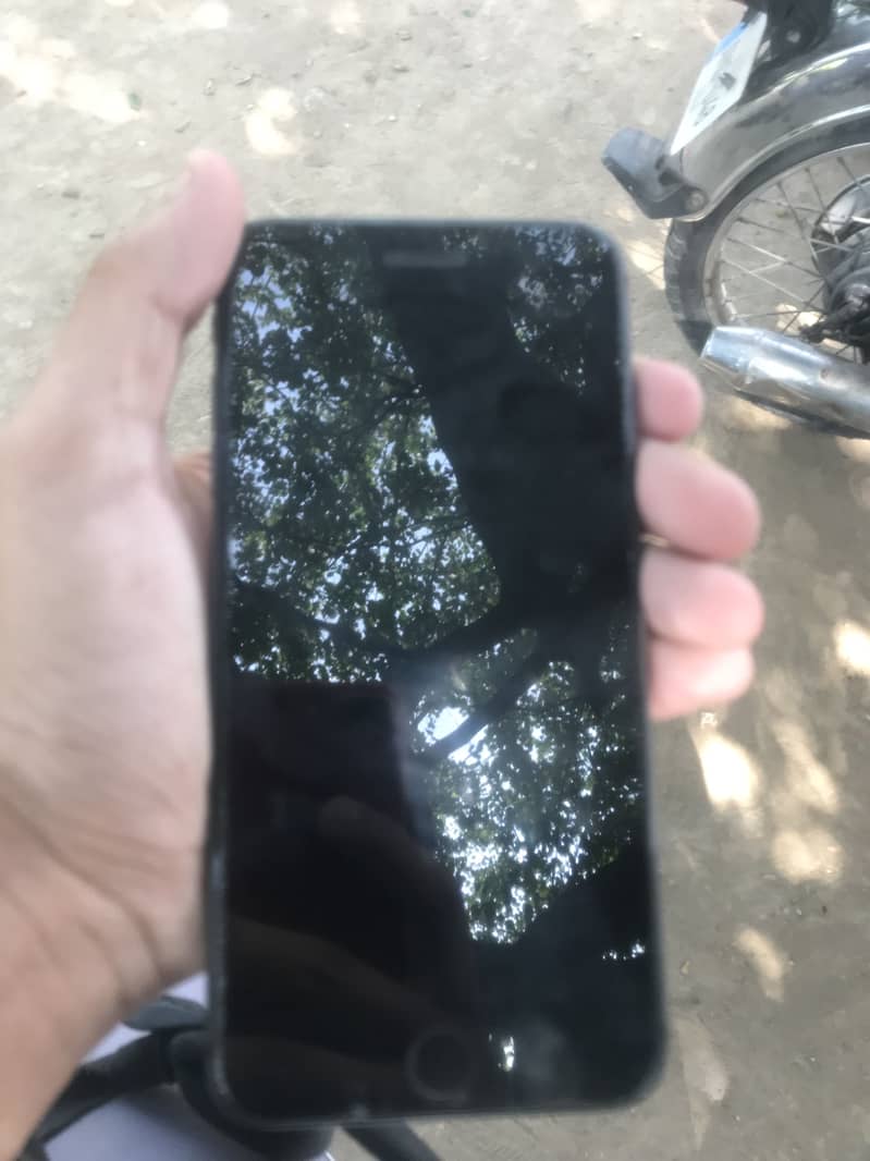 Apple iPhone 8 Plus 0