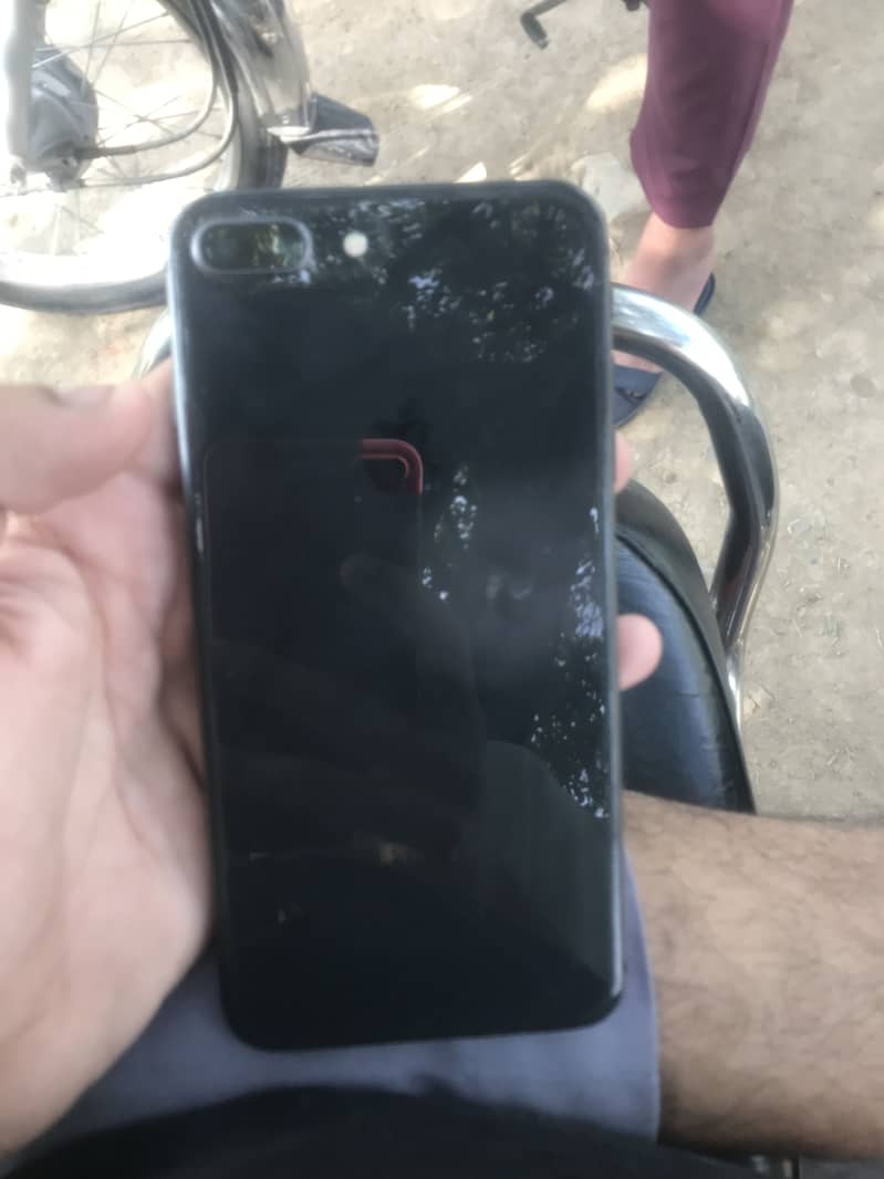 Apple iPhone 8 Plus 4