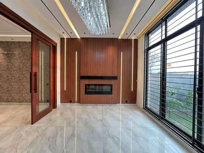 3rd floor available with gas in Soan garden