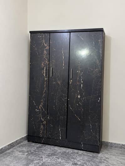 beautiful cupboards or wardrobes in faisalabad
