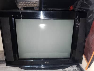 24.5 inches  LG TV - CLEAN DISPLAY & GREAT AUDIO (NO REMOTE)