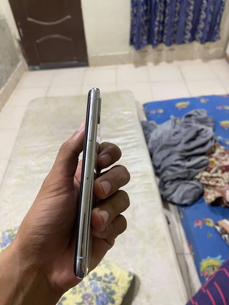 Apple iPhone X 2