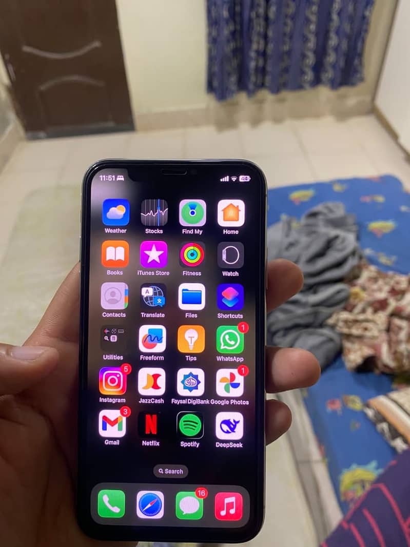 Apple iPhone X 6