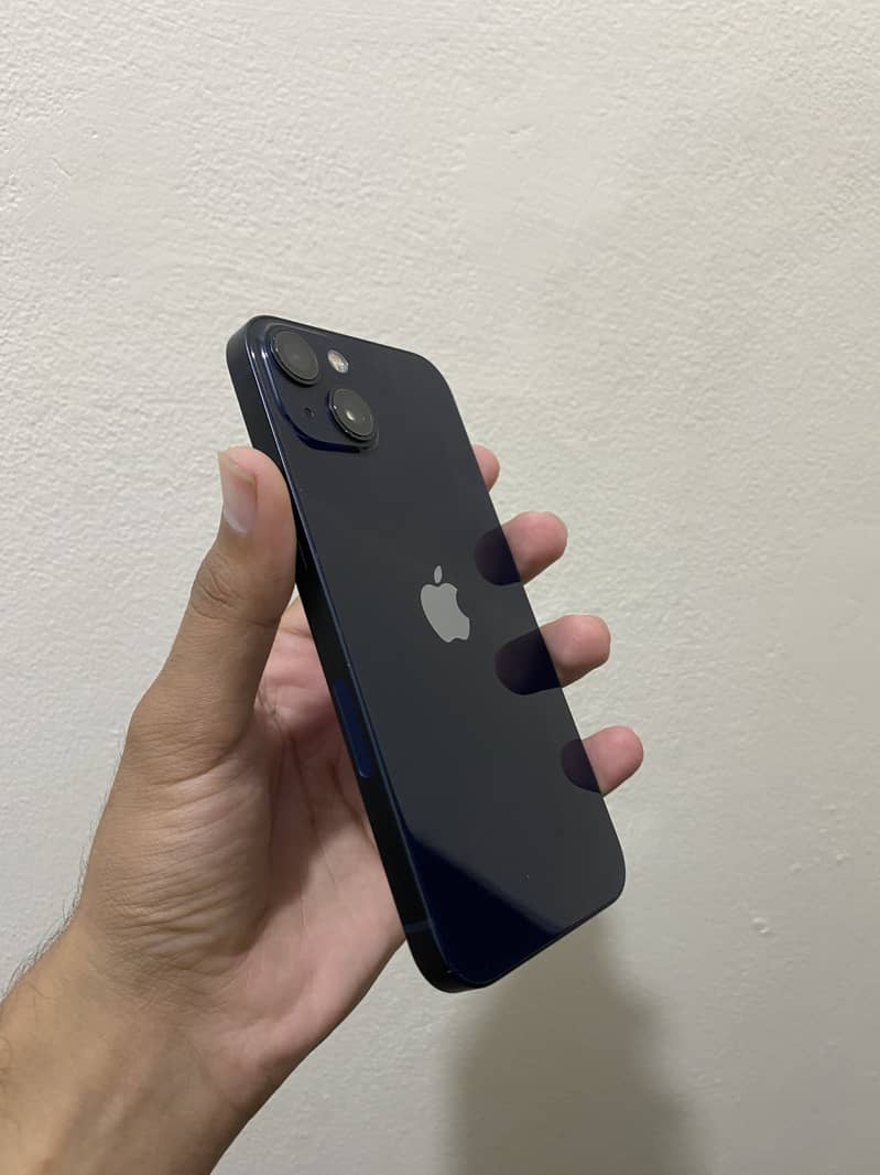 Apple iPhone 13 2