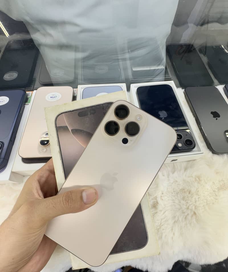 iPhone 16 PRO MAX 0