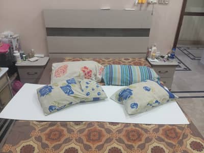 Bed set, with side tables