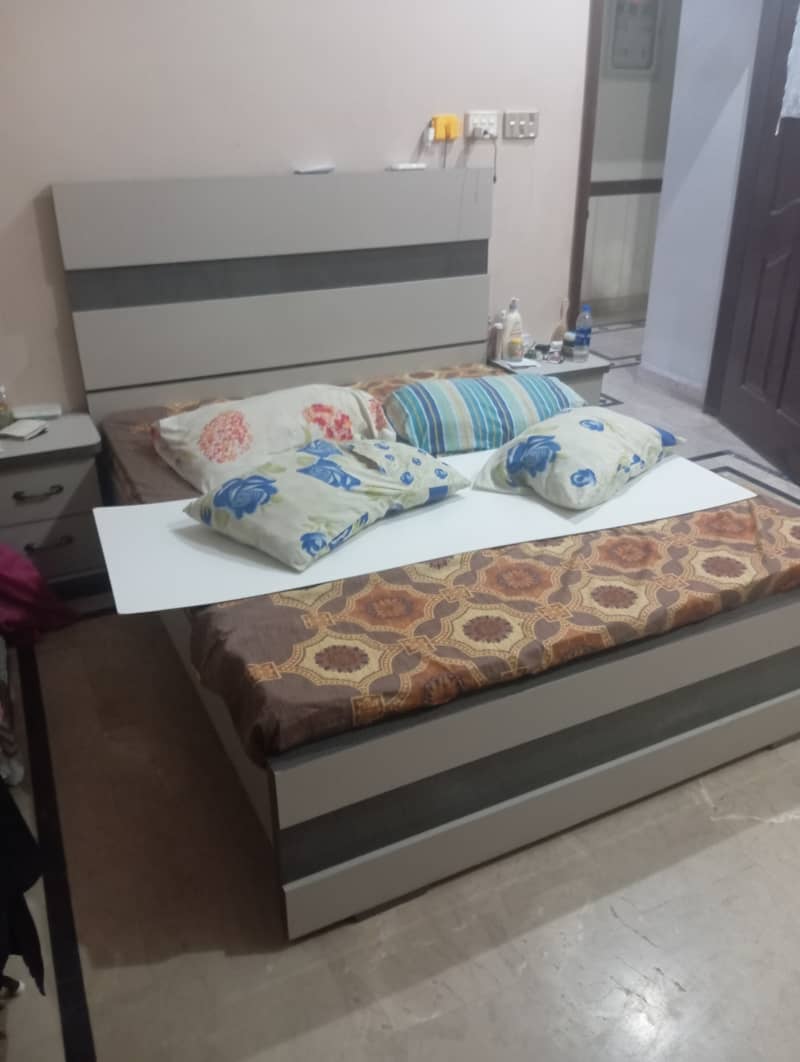 Bed set, with side tables 1