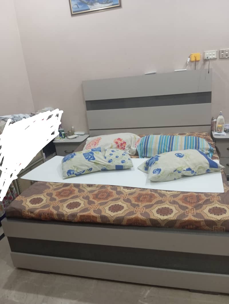 Bed set, with side tables 2