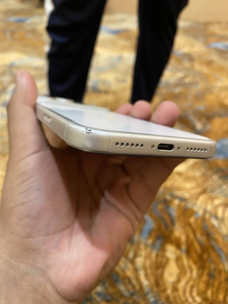 Apple iPhone 17 Pro Max 4