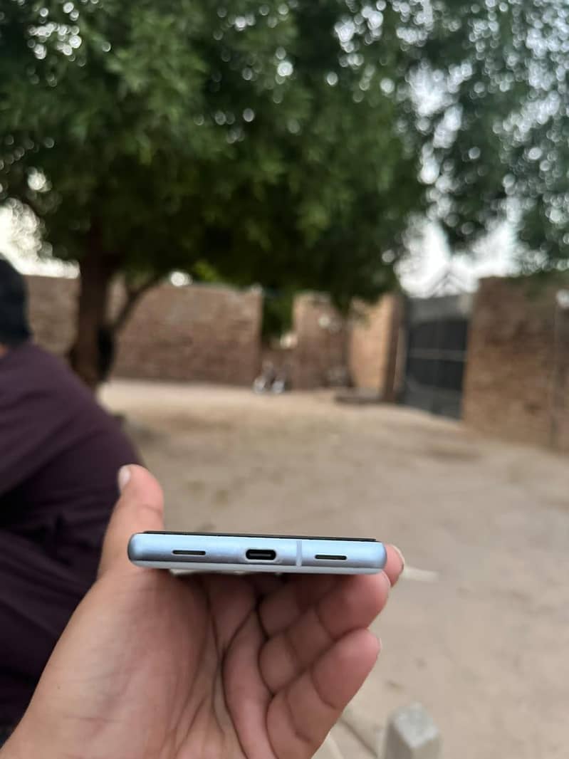 Google Pixel 7a 5