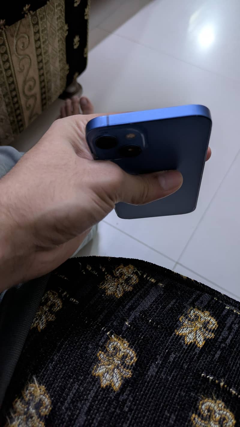 Apple iPhone 13 6