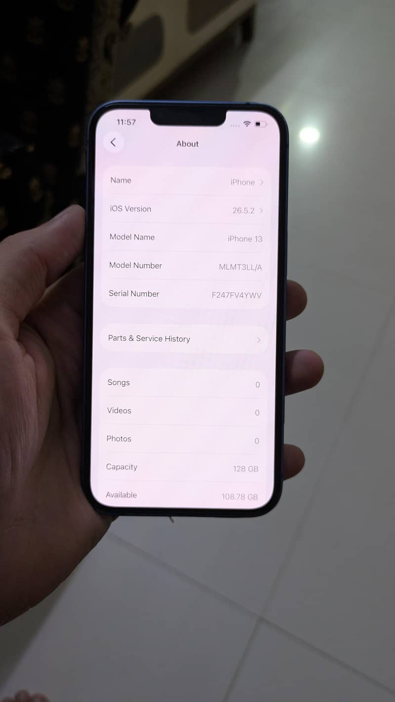 Apple iPhone 13 8