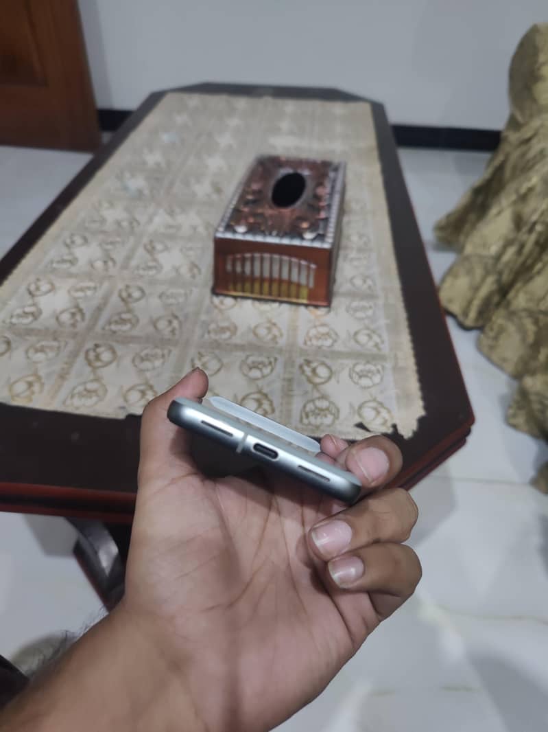 Google Pixel 8 3