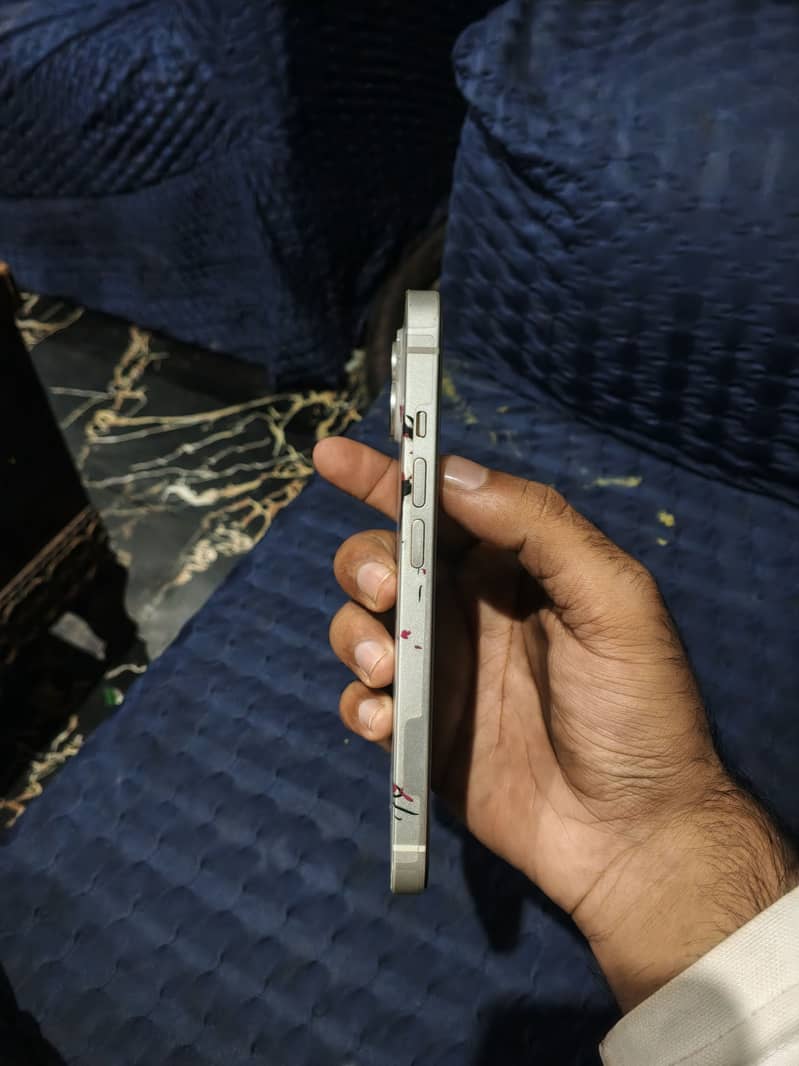 Apple iPhone 14 2