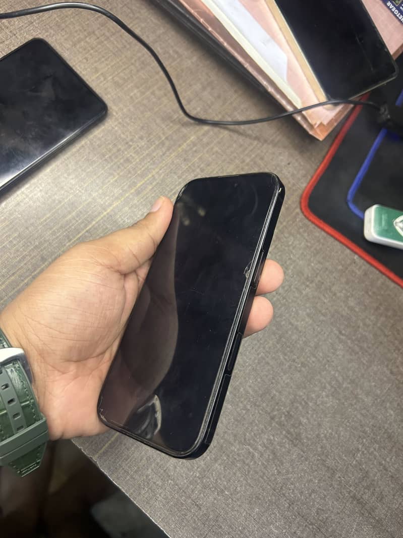 Apple iPhone 16 Pro 5