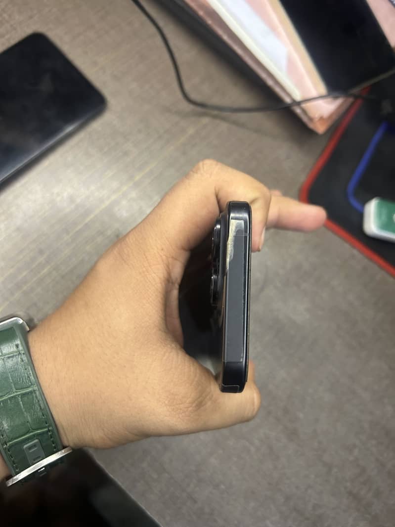 Apple iPhone 16 Pro 7