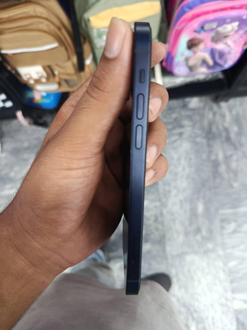 Apple iPhone 12 1