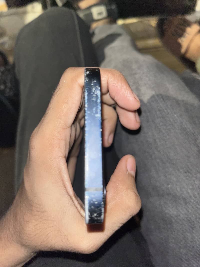 Apple iPhone 12 3