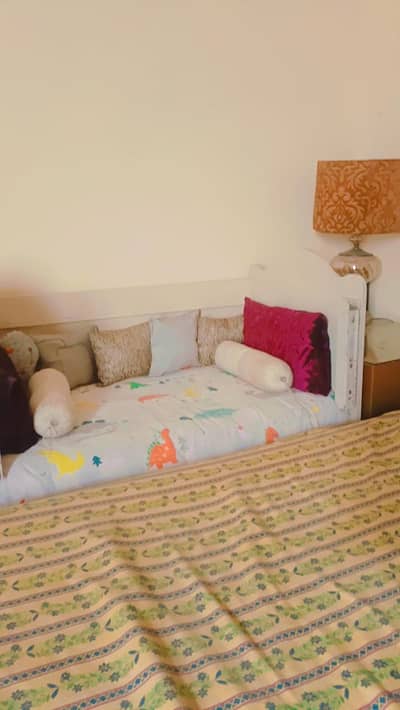 baby cot