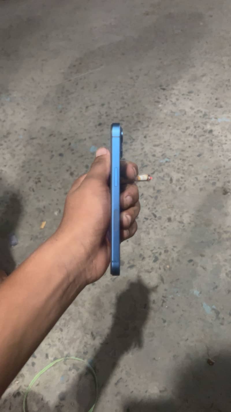 Apple iPhone 13 1