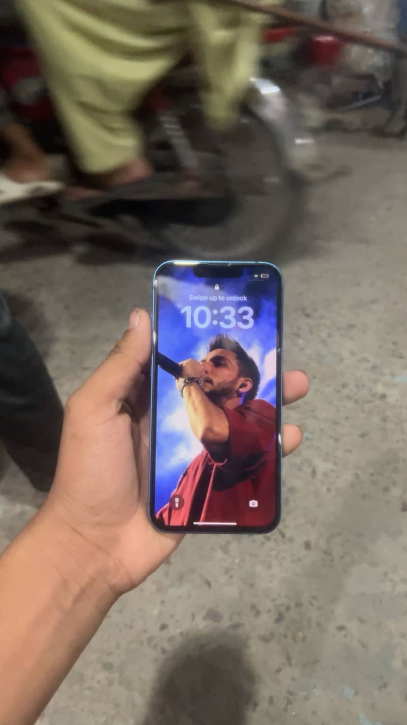 Apple iPhone 13 2
