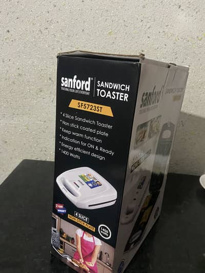 Sanford 4-Slice Sandwich Toaster (Model SF5723ST)