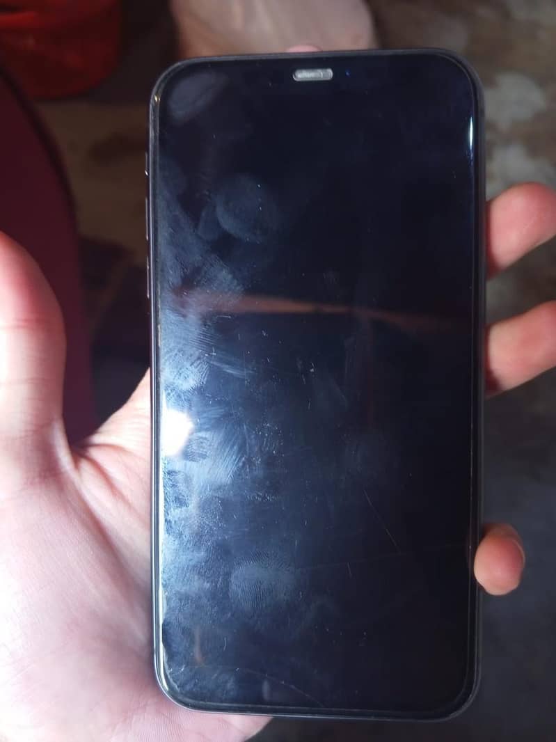 Apple iPhone 11 4