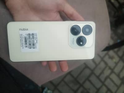 Zte nubia V60 Design 8+12 256gb 10 by 10