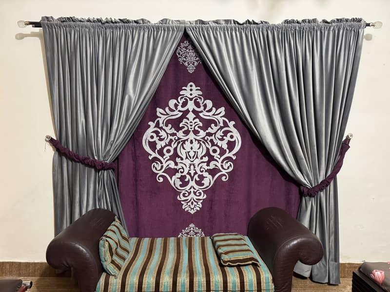 Curtains, Parday 0