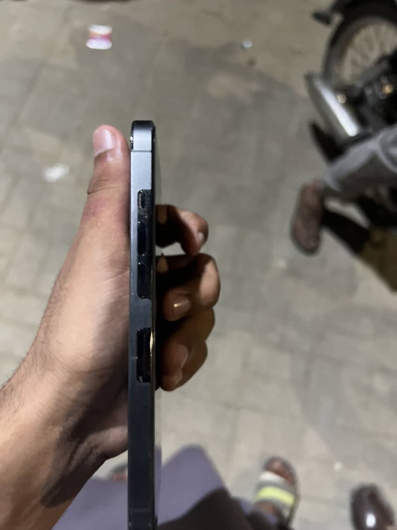 Apple iPhone 13 Pro 3