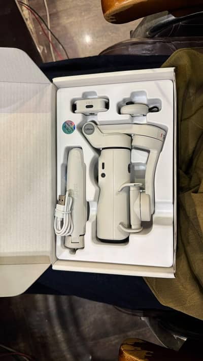 BOX PACK UNTOUCHED! Zhiyun SMOOTH-Q5 Ultra