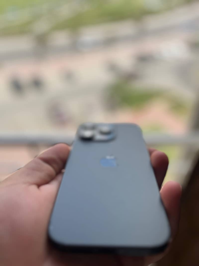 Apple iPhone 16 Pro 7