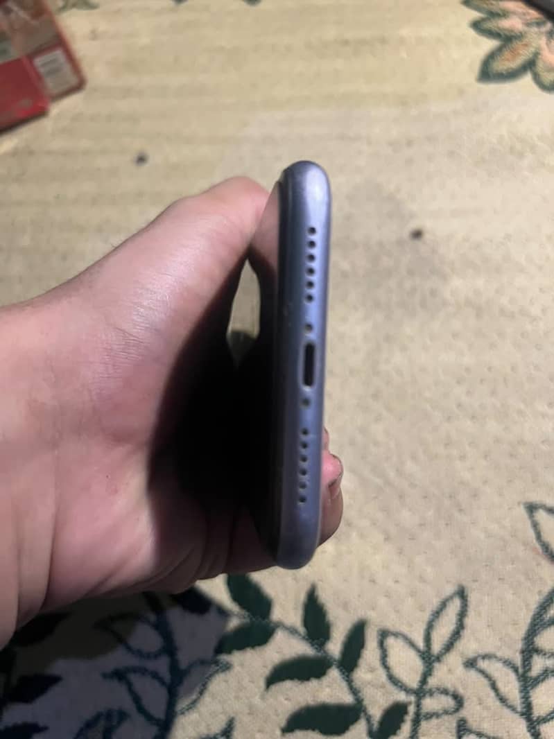 Apple iPhone 11 3