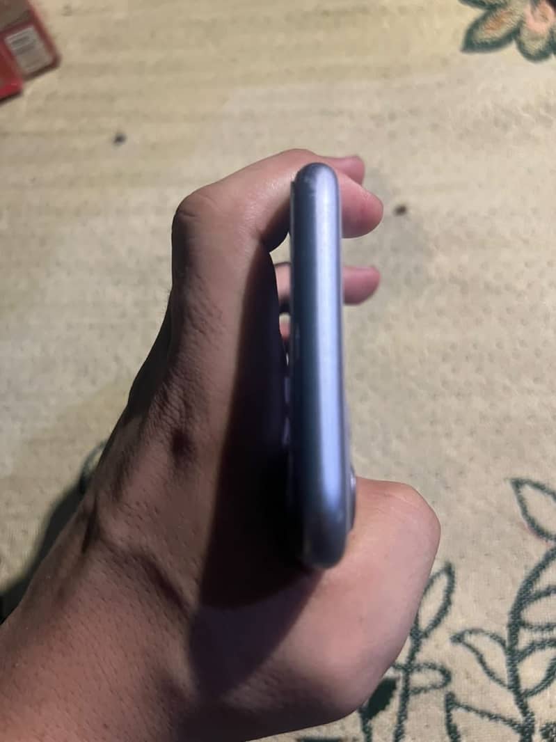 Apple iPhone 11 8