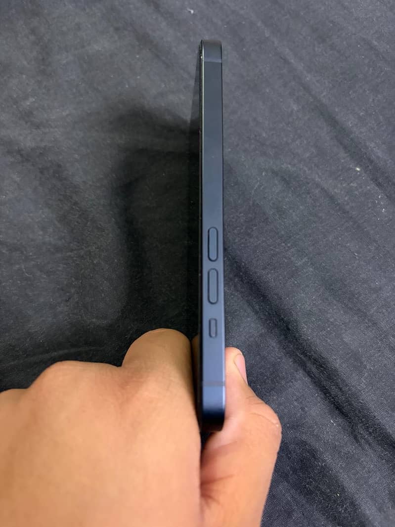 Apple iPhone 14 3