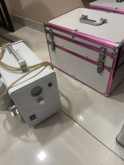 Microdermabrasion machine