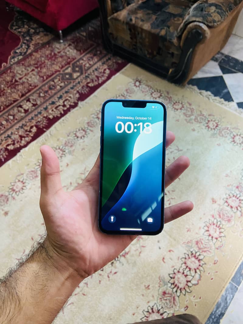 Apple iPhone 13 3