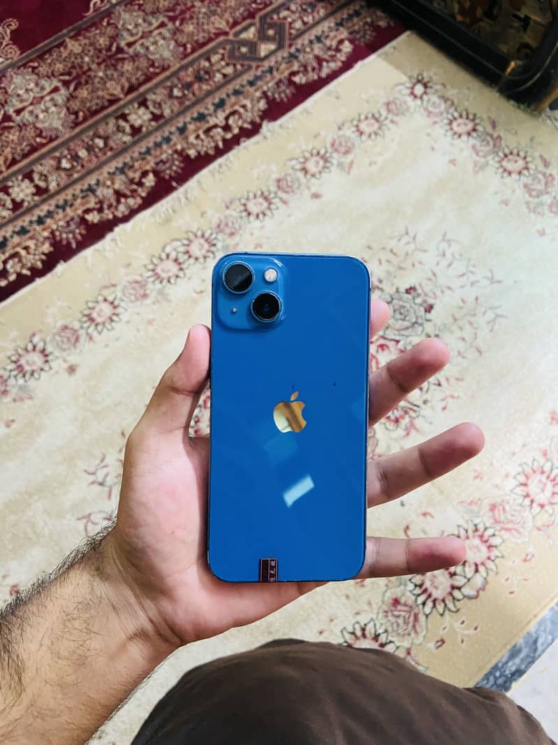 Apple iPhone 13 4