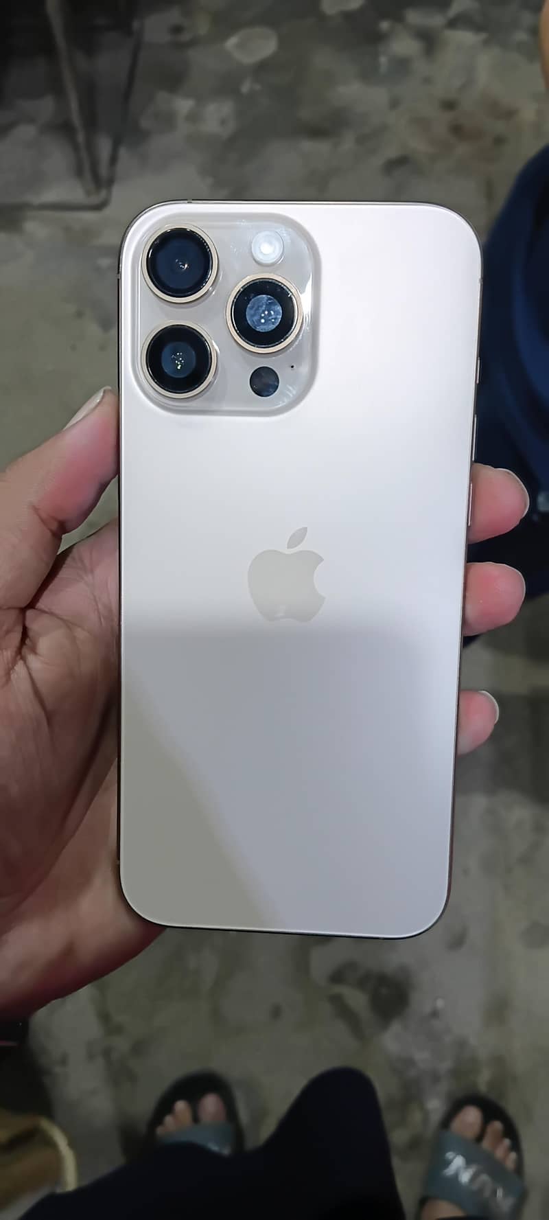 Apple iPhone 16 Pro Max 0