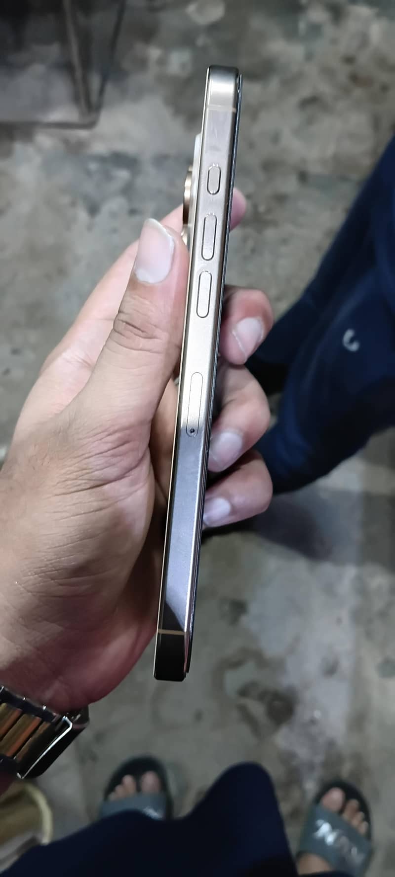 Apple iPhone 16 Pro Max 2