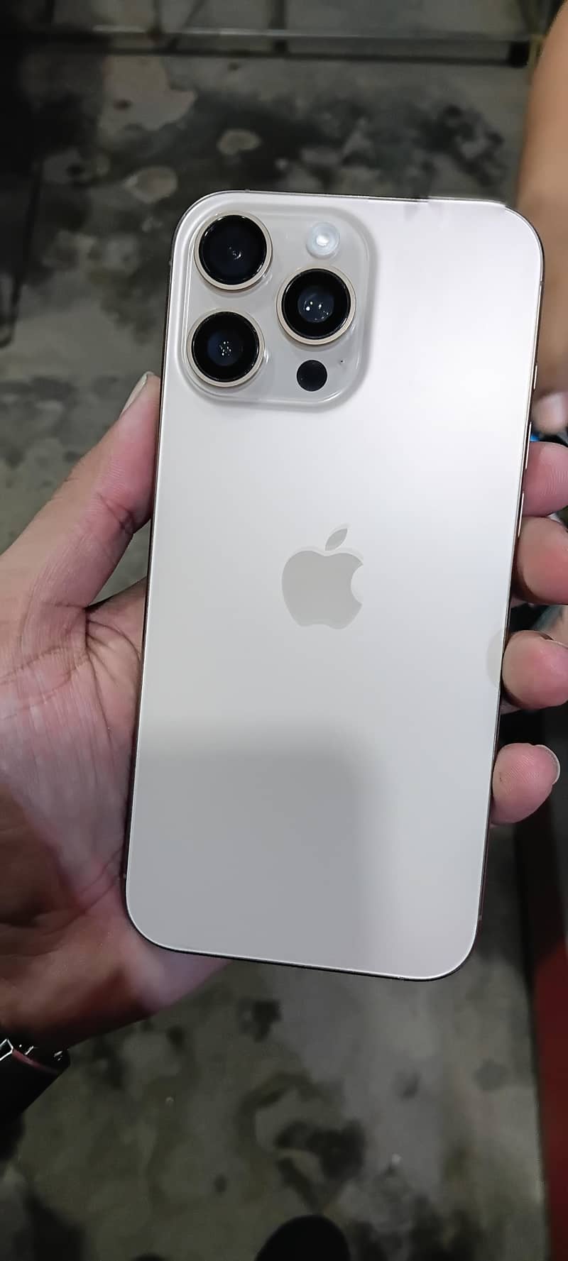 Apple iPhone 16 Pro Max 5