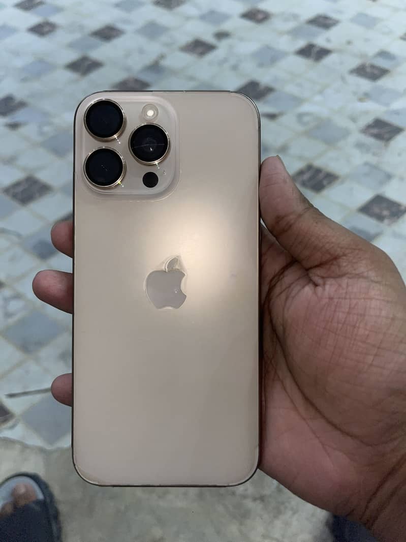 Apple iPhone 16 Pro Max 6