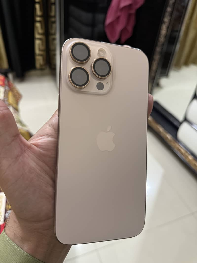 Apple iPhone 16 Pro Max 3