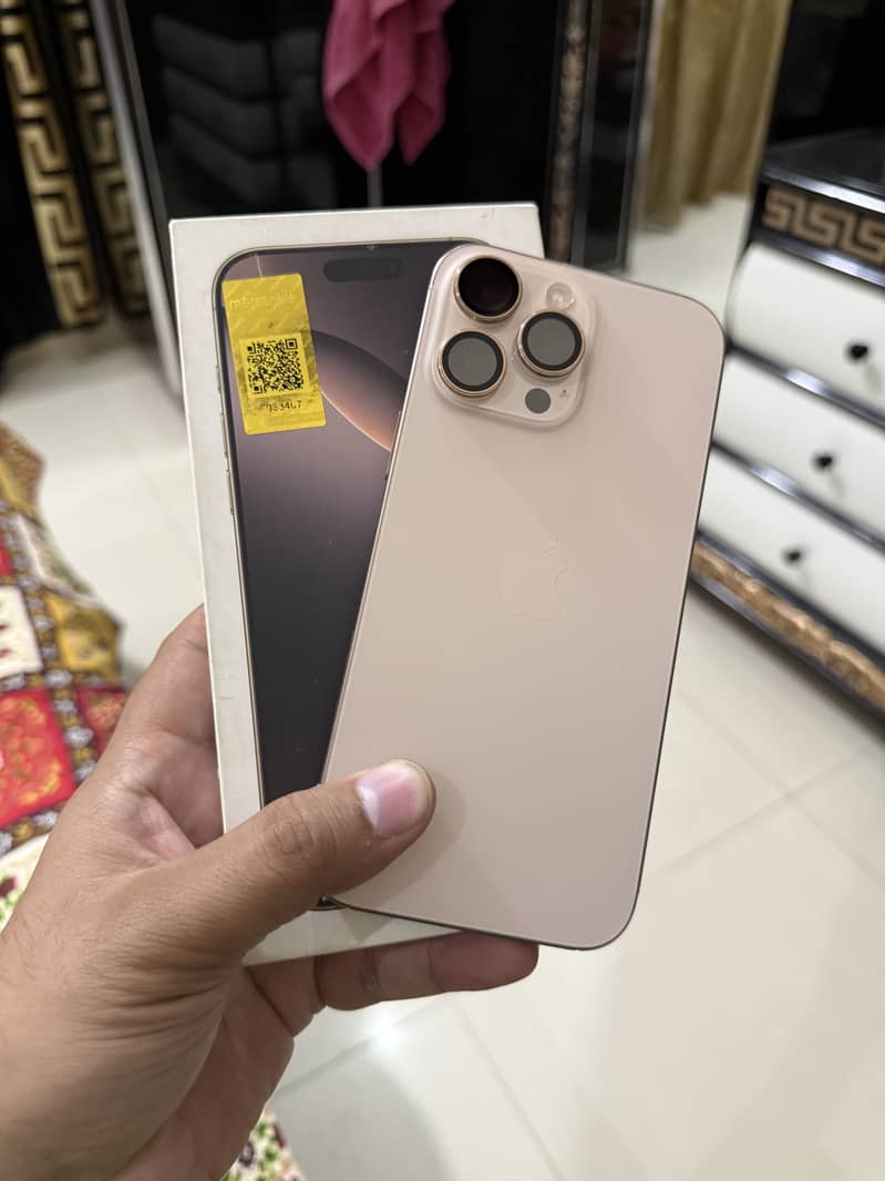 Apple iPhone 16 Pro Max 8
