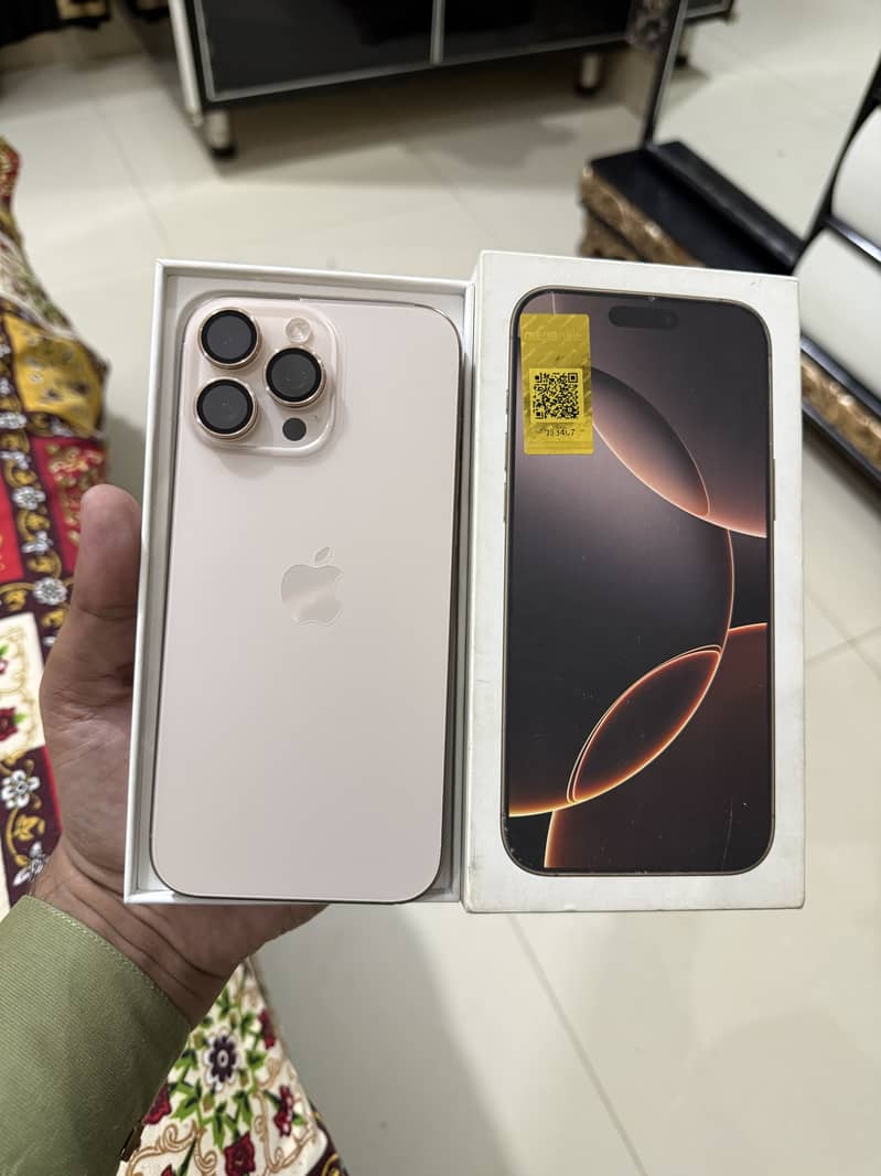 Apple iPhone 16 Pro Max 10