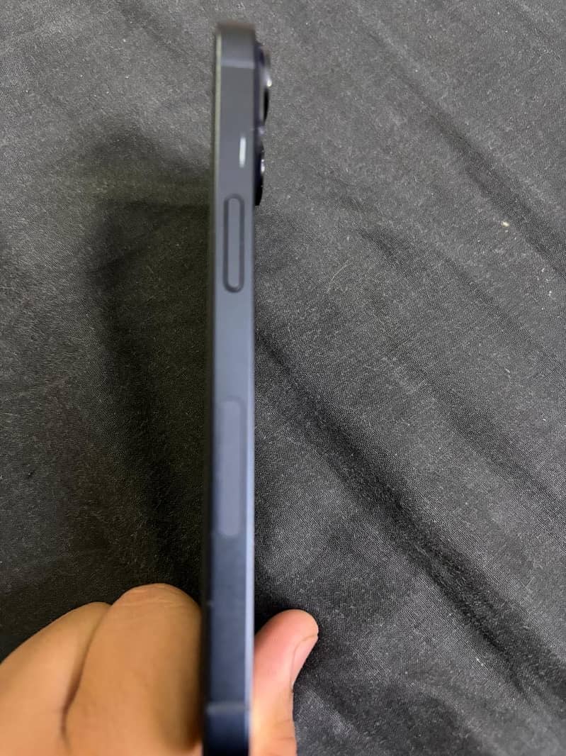 Apple iPhone 14 4